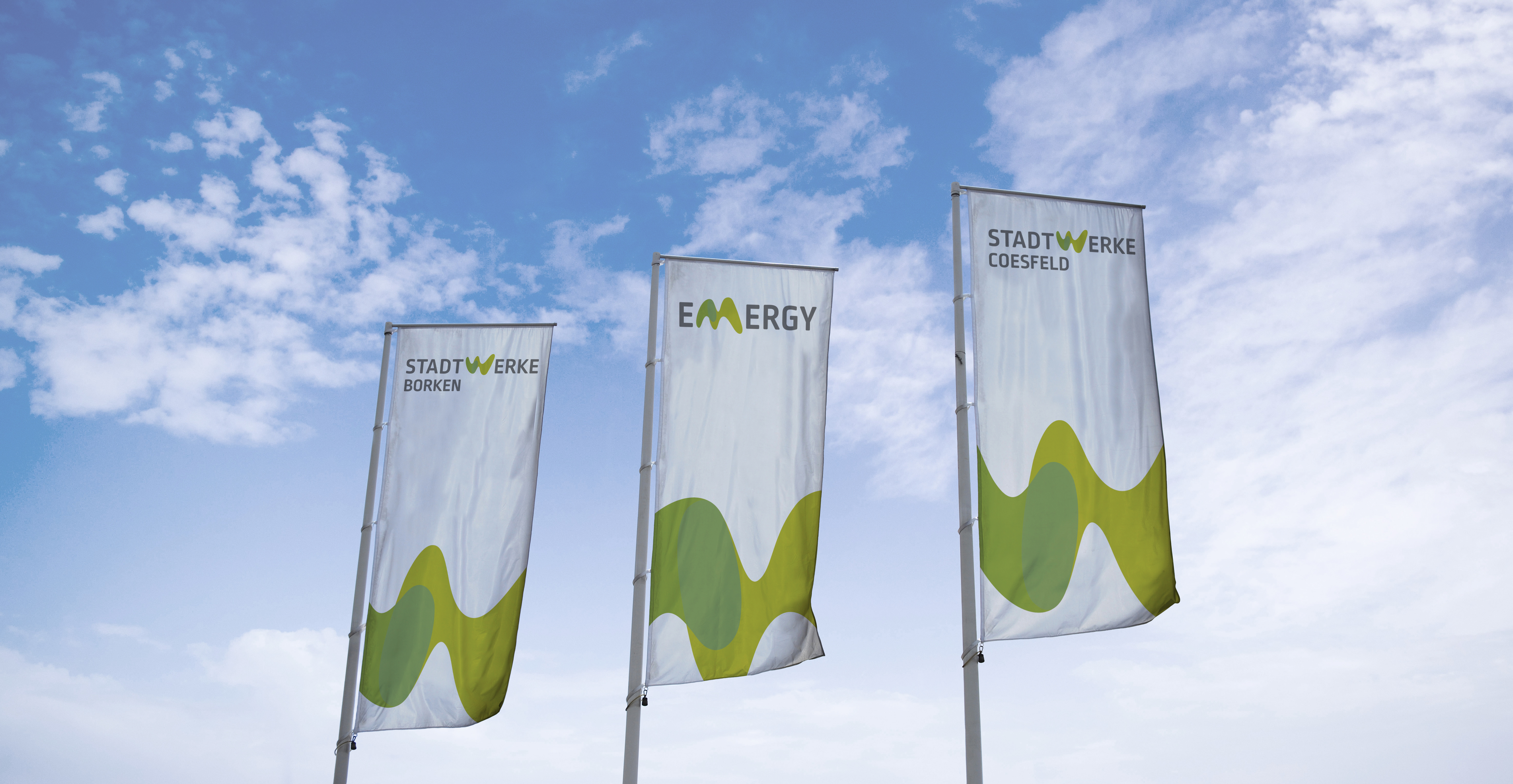 Fahnen mit dem Emergy Logo