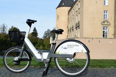 Pedelec Mietfiets vor Jugenburg Gemen