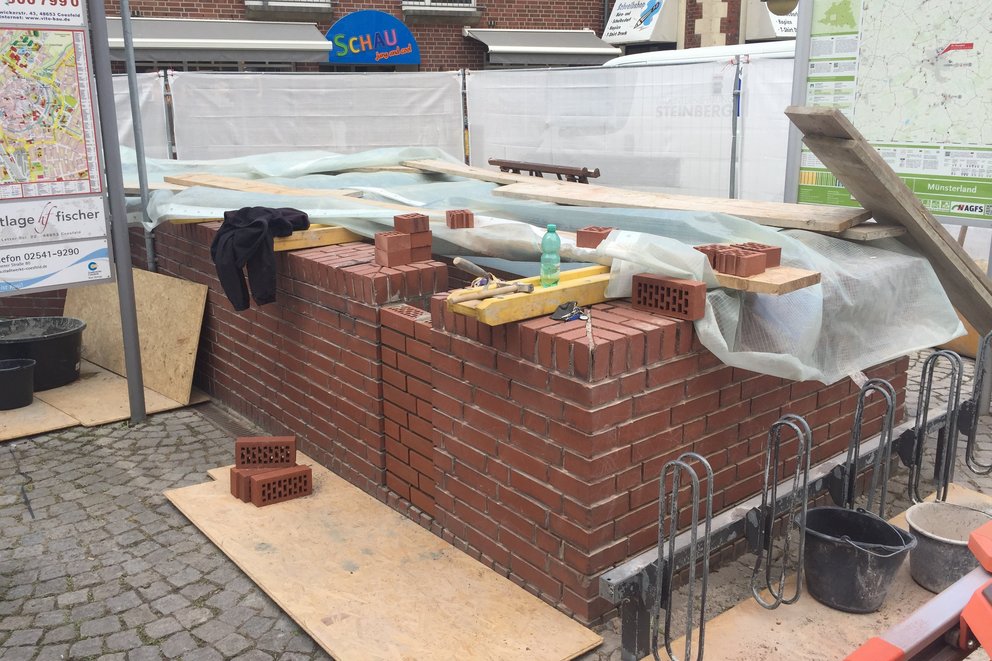 Abgang Marktgarage wird mit neuen Klinkern verblendet